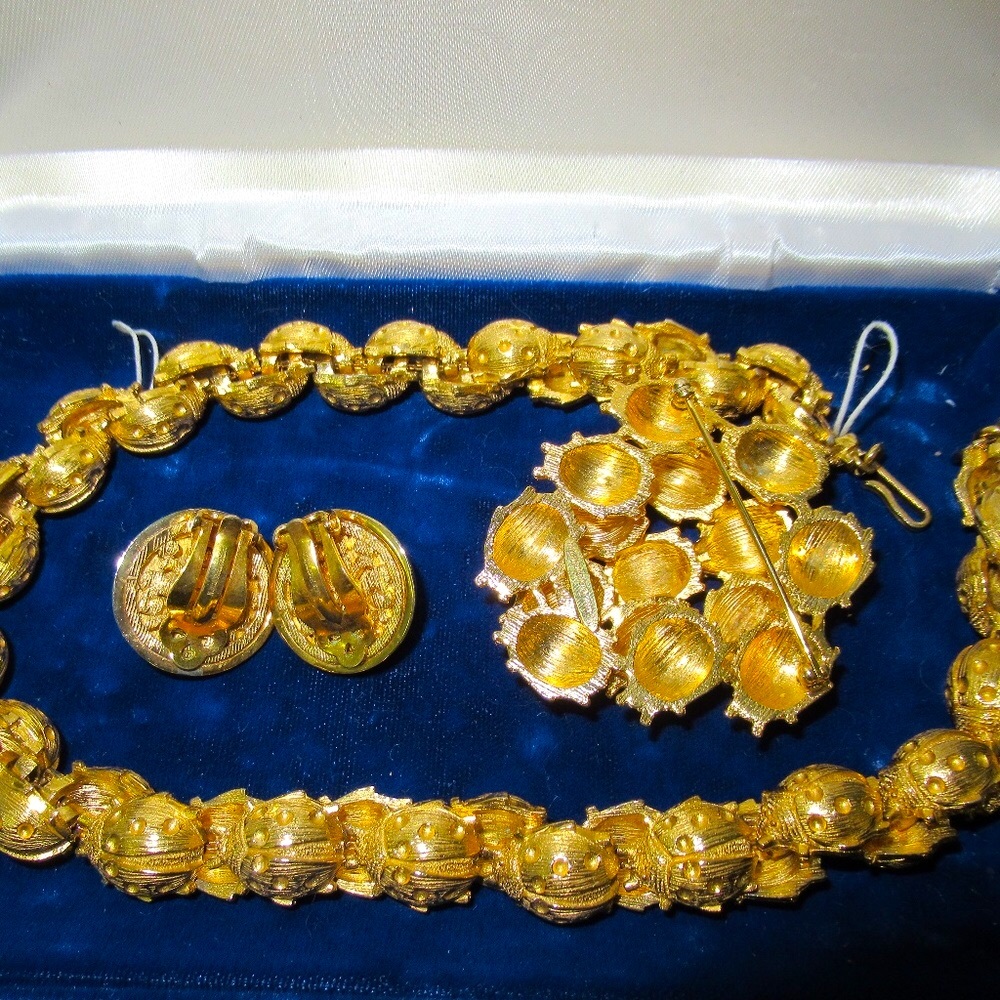 SPECTACULAR NEW VINTAGE NETTIE ROSENSTEIN SET LADYBUG NECKLACE - Picture 4 of 7
